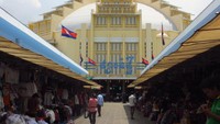 Pasar bergaya Art deco ini dibangun pada tahun 1937, didesain oleh arsitek Perancis, Louis Chauchon