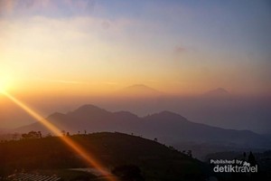 Tempat Sunrise yang Epik di Magelang, Silancur Highland
