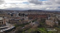Pemandangan Kota Edinburgh dari Edinburgh Castle