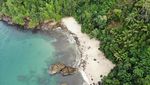Tengok Indahnya Pantai Karanggongso Trenggalek