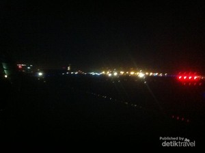 Terbang Malam Hari Saat Traveling, Tak Masalah