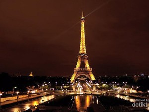 Tergoda di Kota Sejuta Cahaya, Paris
