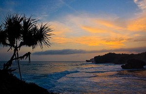 Tergoda Eksotisme Pantai Kukup Gunungkidul