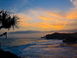 Tergoda Eksotisme Pantai Kukup Gunungkidul
