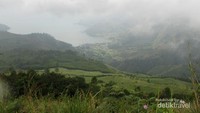 Pemandangan Danau Toba yang seharusnya indah