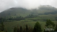 Gunung Sipiso-Piso tertutup kabut