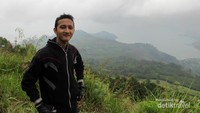 Saya di puncak Gunung Sipiso-Piso