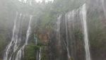 Terhipnotis Keindahan Air Terjun Tampak Sewu