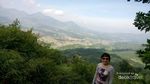 Terjalnya Jalur Gunung Batu Jonggol yang Menakjubkan