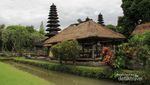 Terkagum-kagum dengan Pura Taman Ayun Mengwi di Bali Terkagum-kagum dengan Pura Taman Ayun Mengwi di Bali
