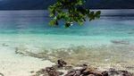 Terkagum-kagum Pesona Pulau Tiga di Ambon