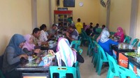 suasana di dalam warung
