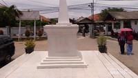 Tugu peringatan di eks Istana Presiden Depok, saat ini  digunakan sebagai rumah sakit Harapan Depok