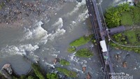 Jembatan Pooley 30 maret 1985 Lebong Tandai dari Drone