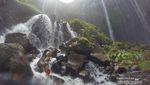 Terpesona Air Terjun Cantik di Lereng Semeru