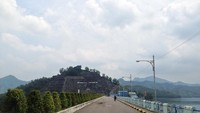 Jalan menuju area oprasional Bendungan Wonorejo