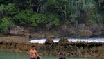 Terpesona Gugusan Karang Pantai Batu Bengkung Malang