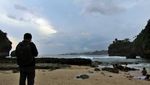 Terpesona Gugusan Karang Pantai Batu Bengkung Malang