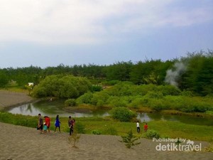 Terpesona Laguna Indah di Pantai Lembupurwo, Kebumen