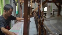 Pembuatan Kain Blongsong dengan ATBM