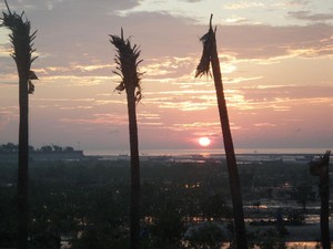 Terpesona Sunrise di Bumi Garam