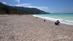 Terpesona Warna-warni Pantai Kolbano di NTT