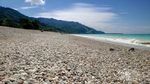 Terpesona Warna-warni Pantai Kolbano di NTT