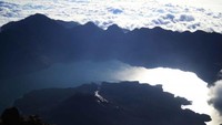 Rinjani di atas awan