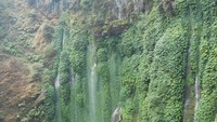 Foto Air terjun Dari Atas