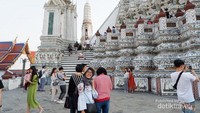 Turis, Wisata, Foto di Pagoda Putih Wat Arun