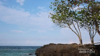 Tebing di Pulau Umang-umang