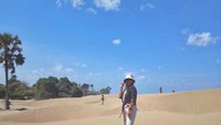 Gurun pasir ditepi pantai oetune yang cantik