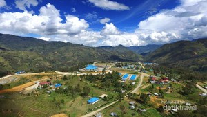 Tiom, Si Cantik di Pedalaman Papua