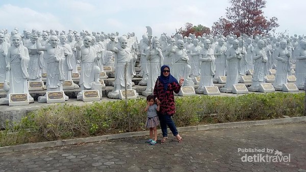 Patung seribu wajah nan unik