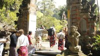 Pintu masuk komplek Pura Tirta Empul