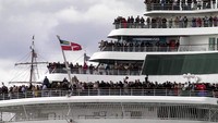 Penumpang kapal MS Balmoral untuk mengenang Titanic (Reuters)
