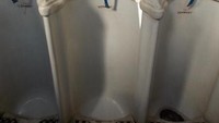 Urinal merek Adamant