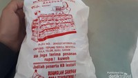 Kemasan unik dari Toko Sidodadi,  terdapat imbauan