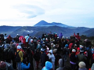 Touring Motor dari Solo ke Bromo dan Pantai Klayar, Berani Coba?