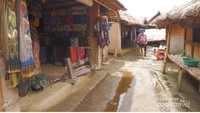 Foto rumah khas Desa Sade