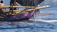 Berburu paus (sumber: touristspot.ruvenga.com)