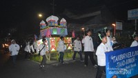 Replika masjid takbir keliling