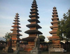 Tradisi Perang Ketupat Saat Lebaran di Lombok