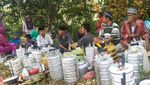 Tradisi Piknik di Pemakaman, Ada di Sumatera Barat