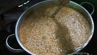 Butuh waktu 3 jam untuk memasak bubur.