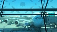 Menunggu boarding di Dubai International Airport DXB ( cuma ini aja foto di Dubai yang saya punya )