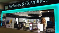 Konter parfum dan kosmetik di KLIA