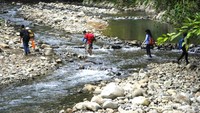 Perjalanan kami menyebrangi sungai