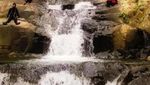Treking Ceria ke Curug Cilalay di Perbatasan Bogor