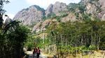 Trekking Asyik ke Gunung Parang di Purwakarta